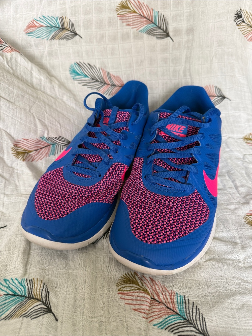 Nike Women's Blue and Pink Running Sneakers